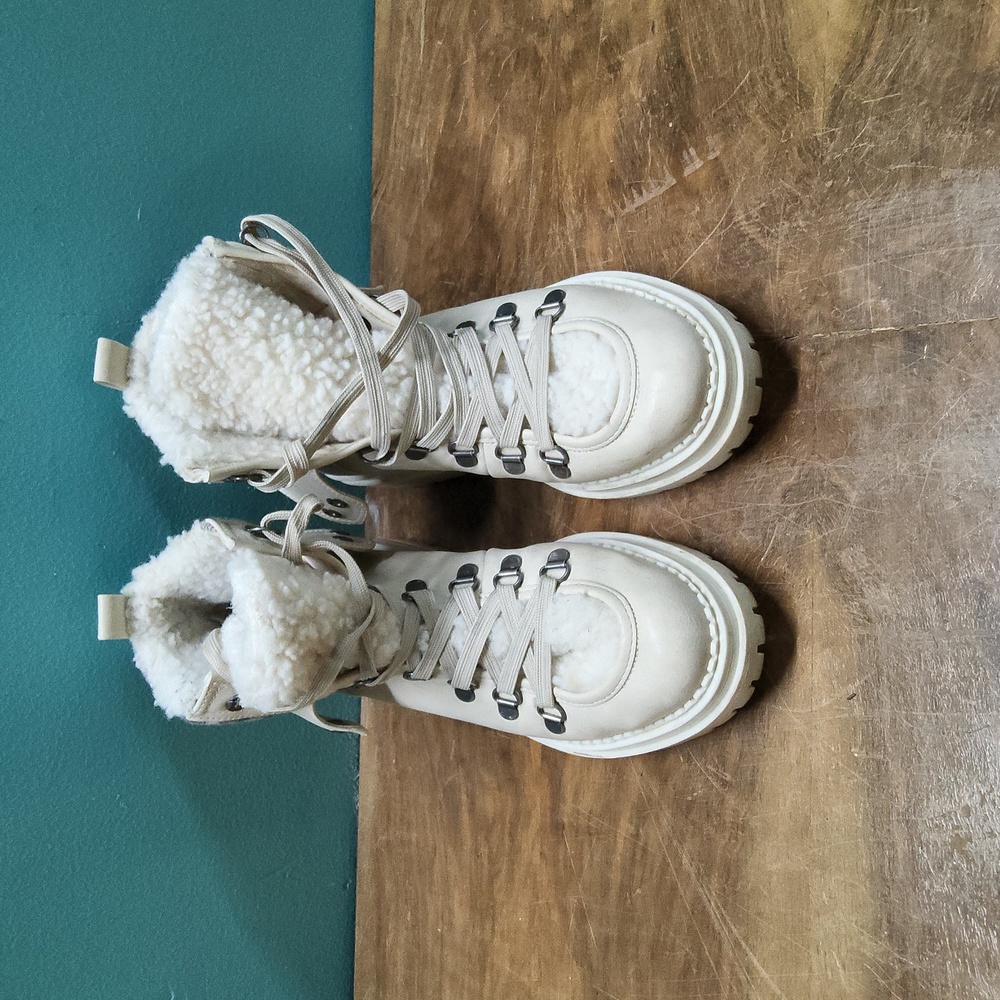 Women's boots